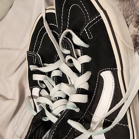 Black Mid Old Skool Vans 7.0 - Picture 2 of 3
